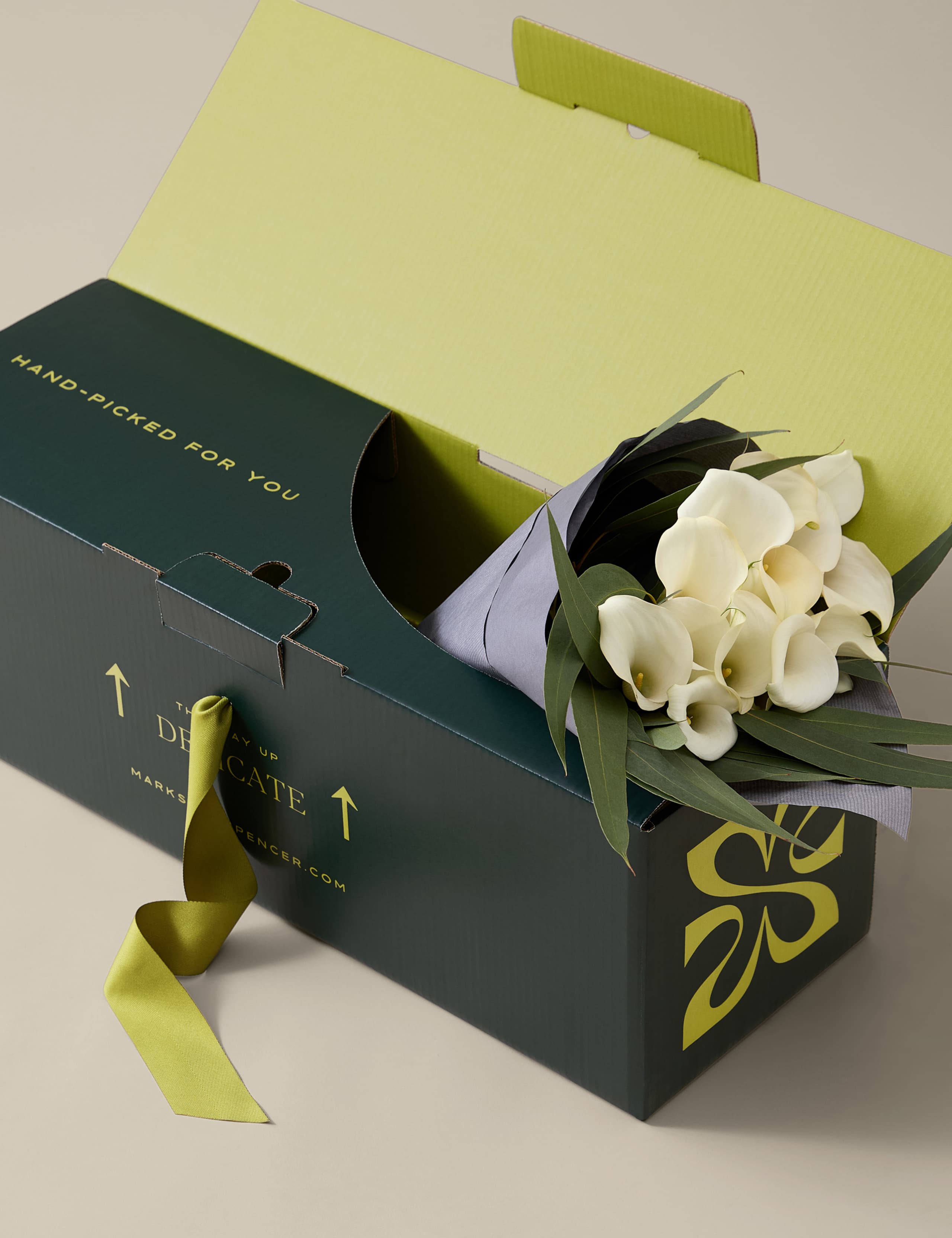 Kelly Hoppen Calla Lily Bouquet 7 of 8