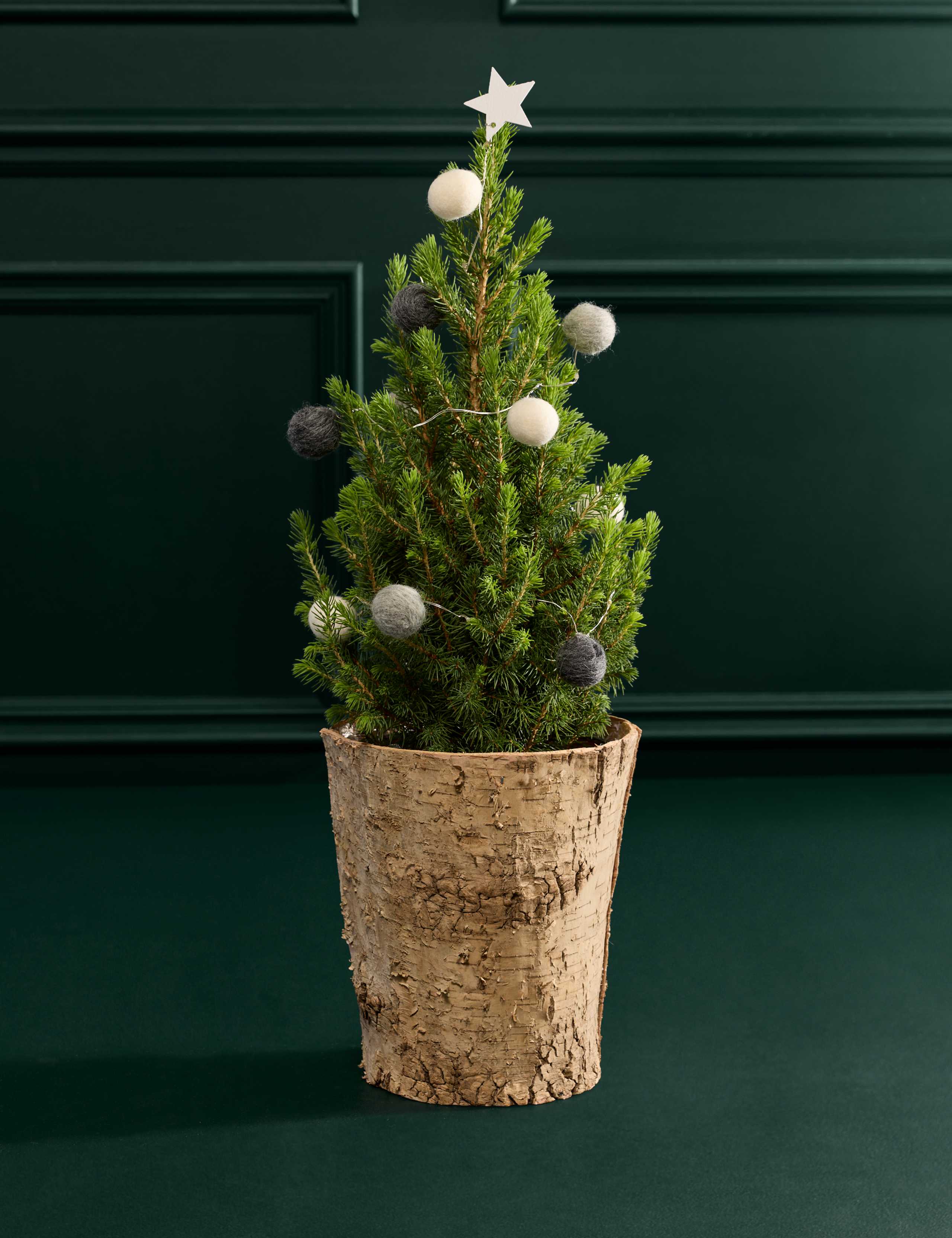 Natural Decorated Christmas Tree with Champagne 3 of 3