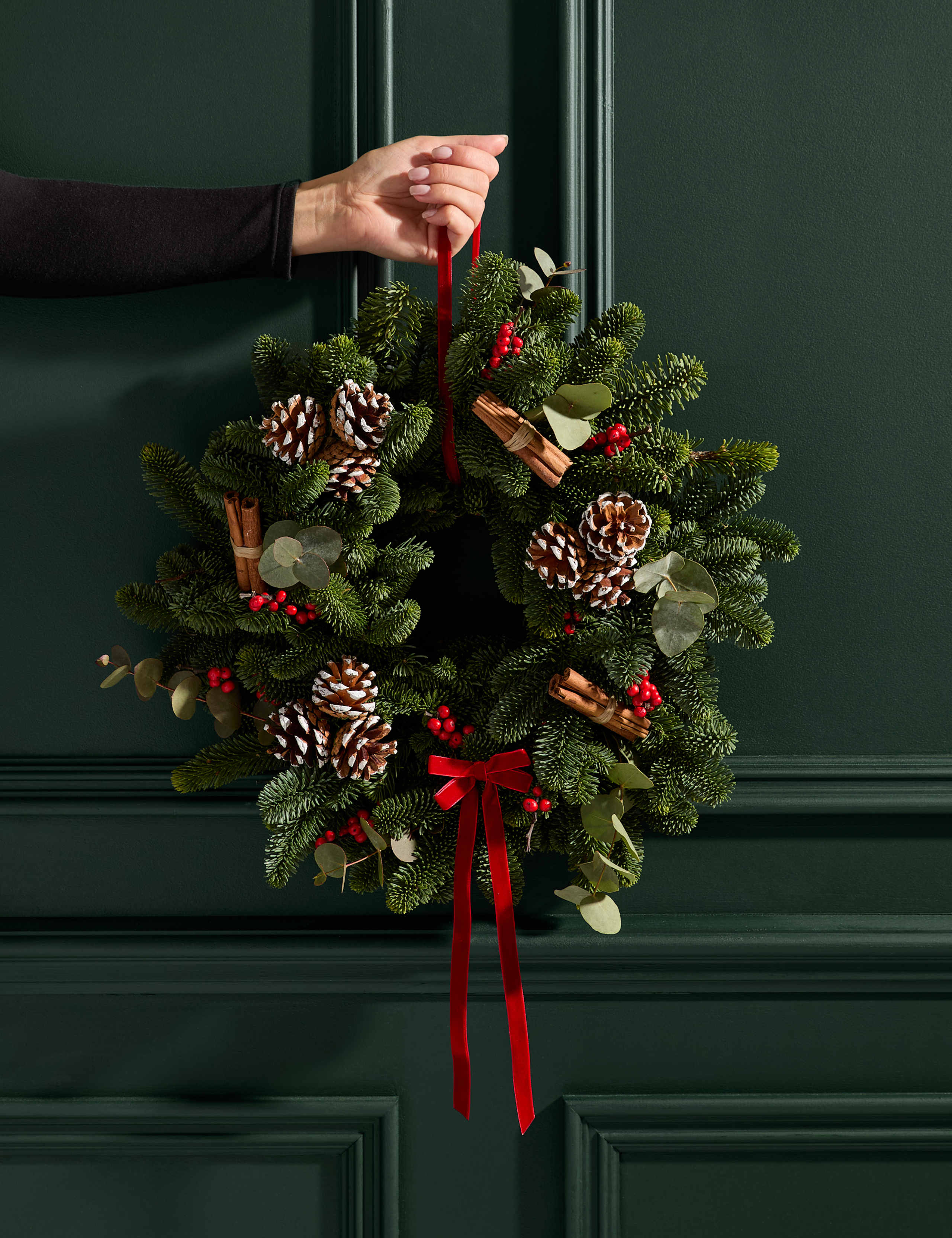 Christmas Wreath Making Kit for 4 with Delacourt Champagne 5 of 9