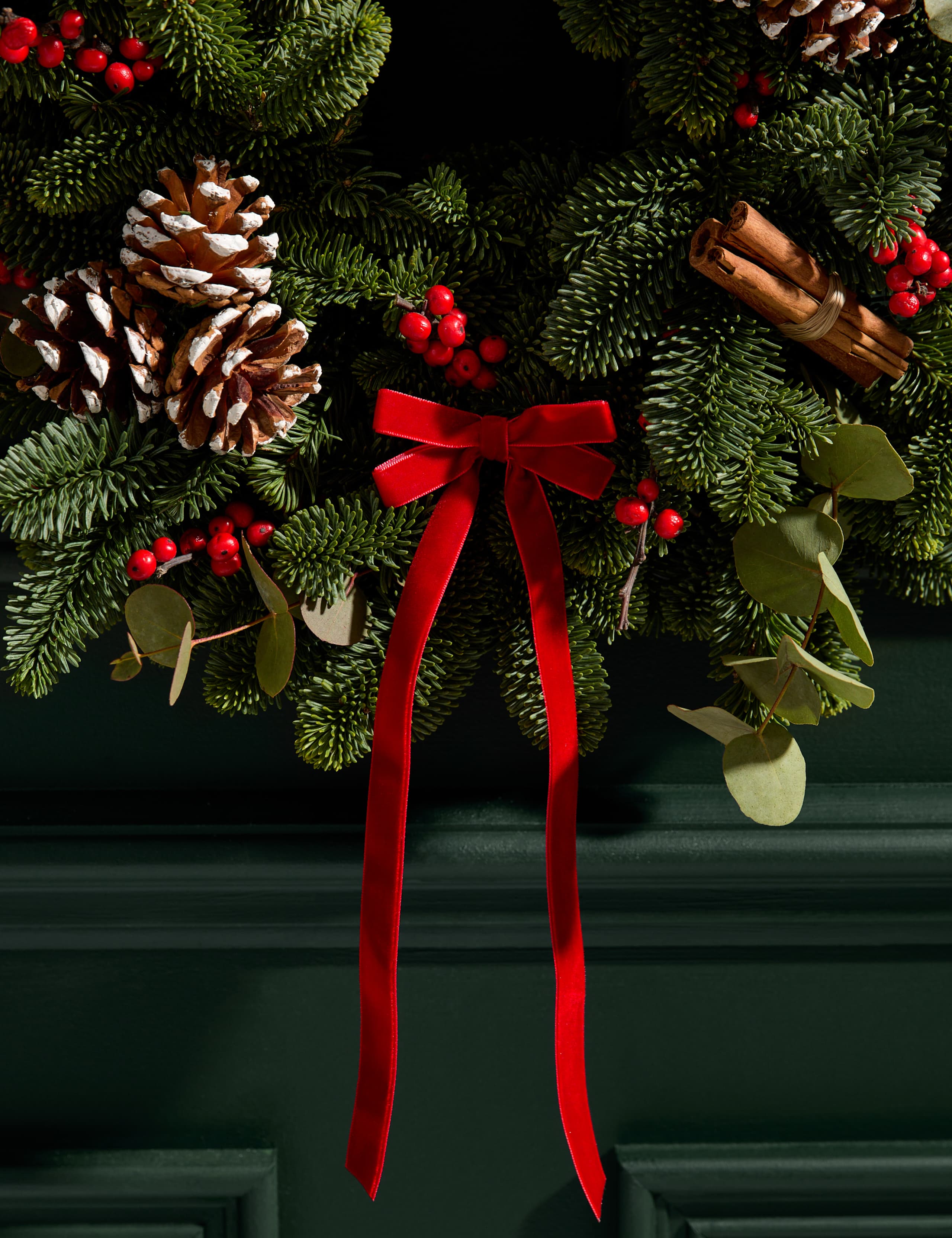 Christmas Wreath Making Kit for 4 with Delacourt Champagne 6 of 9