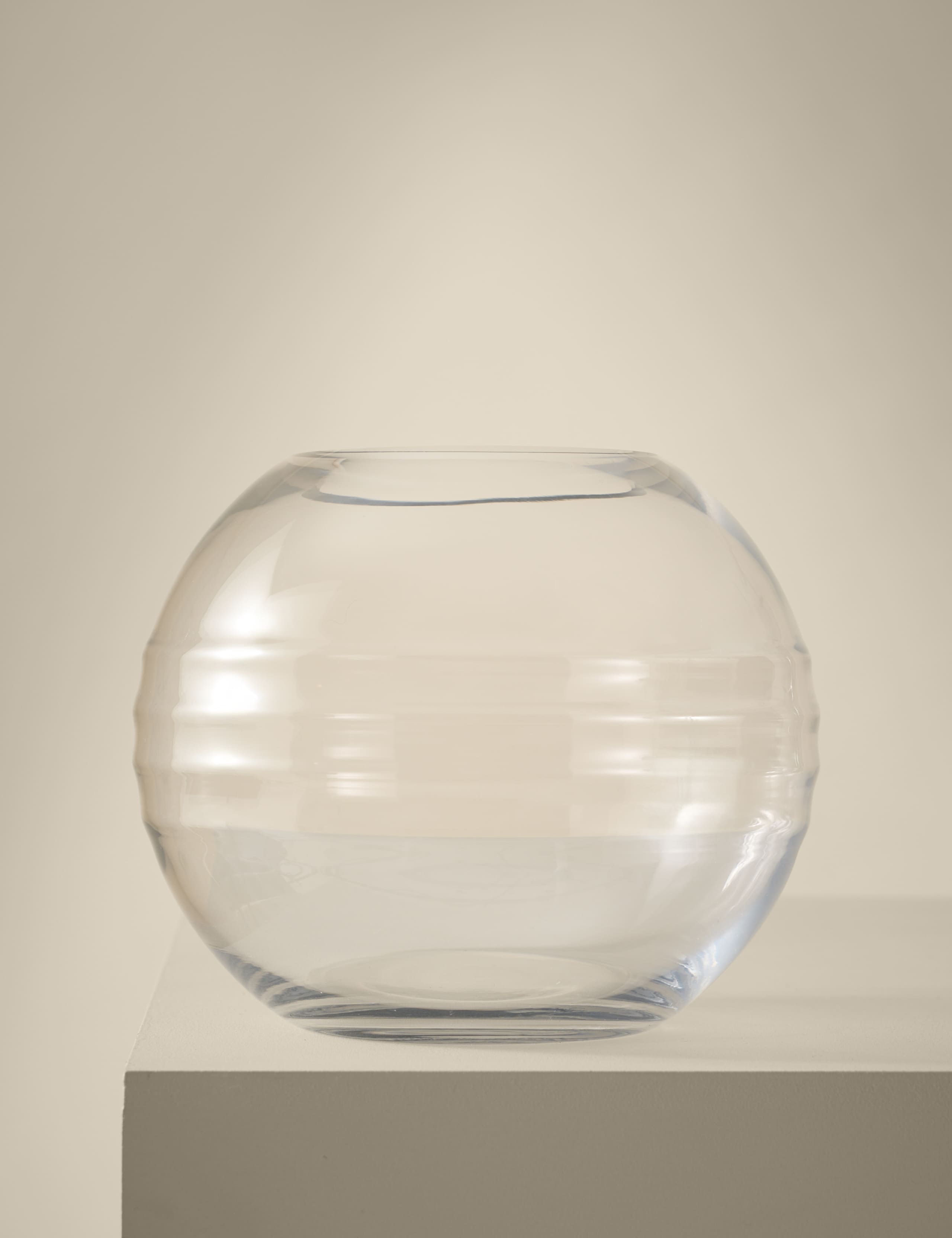 Kelly Hoppen Chrysanthemum Bouquet with Vase 5 of 8