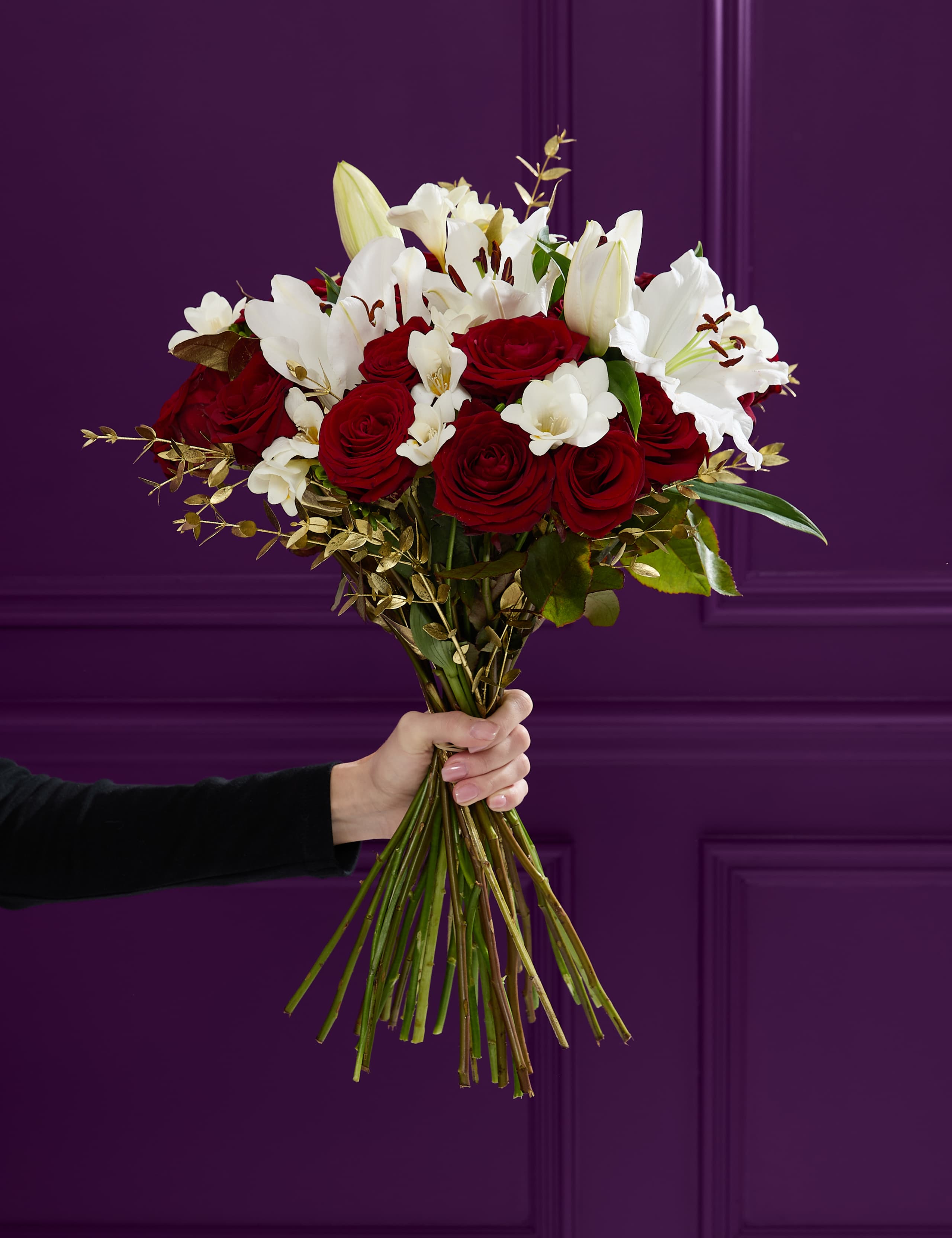 Dame Joan Collins Valentines Bouquet with Vase 5 of 11