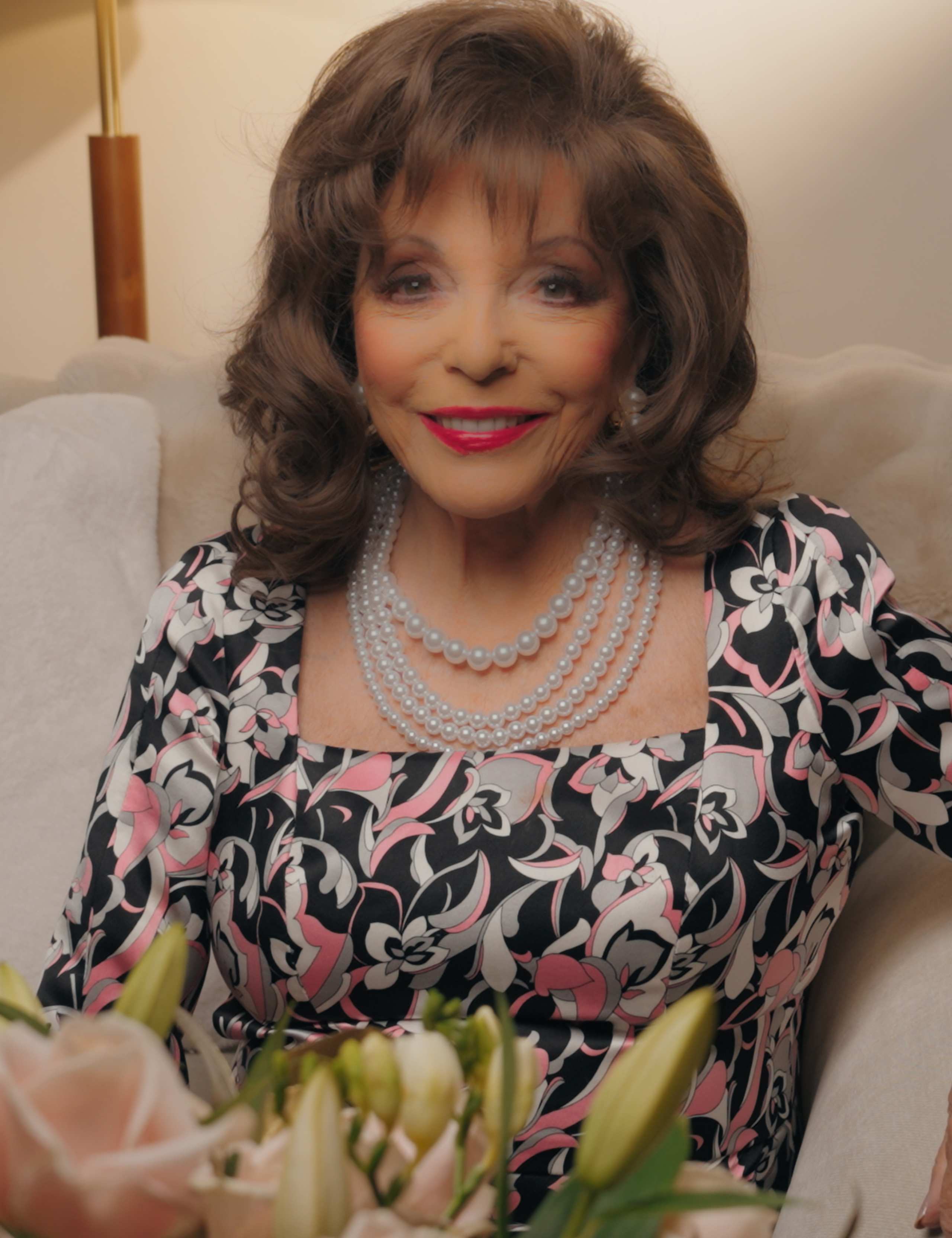 Dame Joan Collins Mother's Day Bouquet with Vase 3 of 10