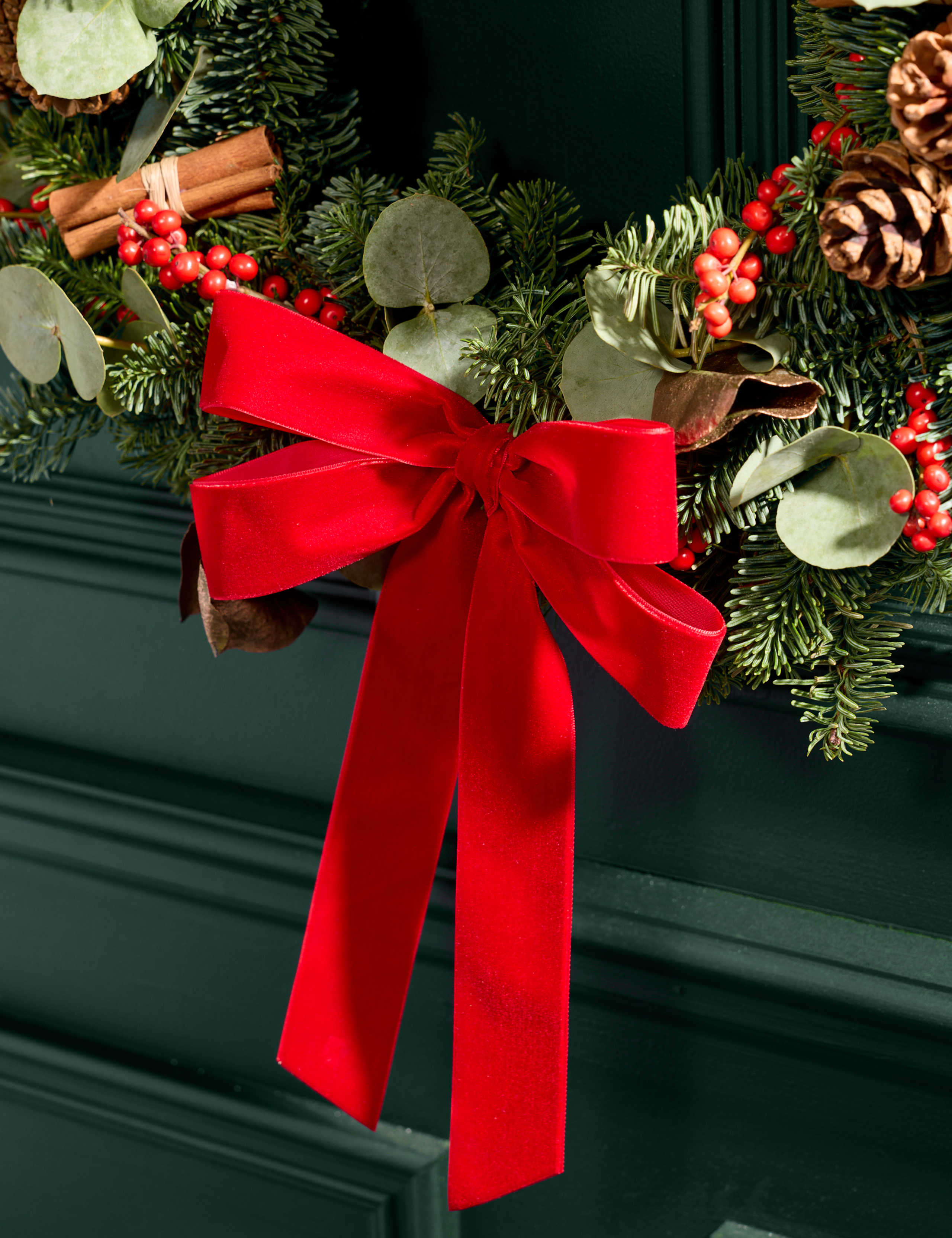 Real Festive Red Wreath 3 of 4
