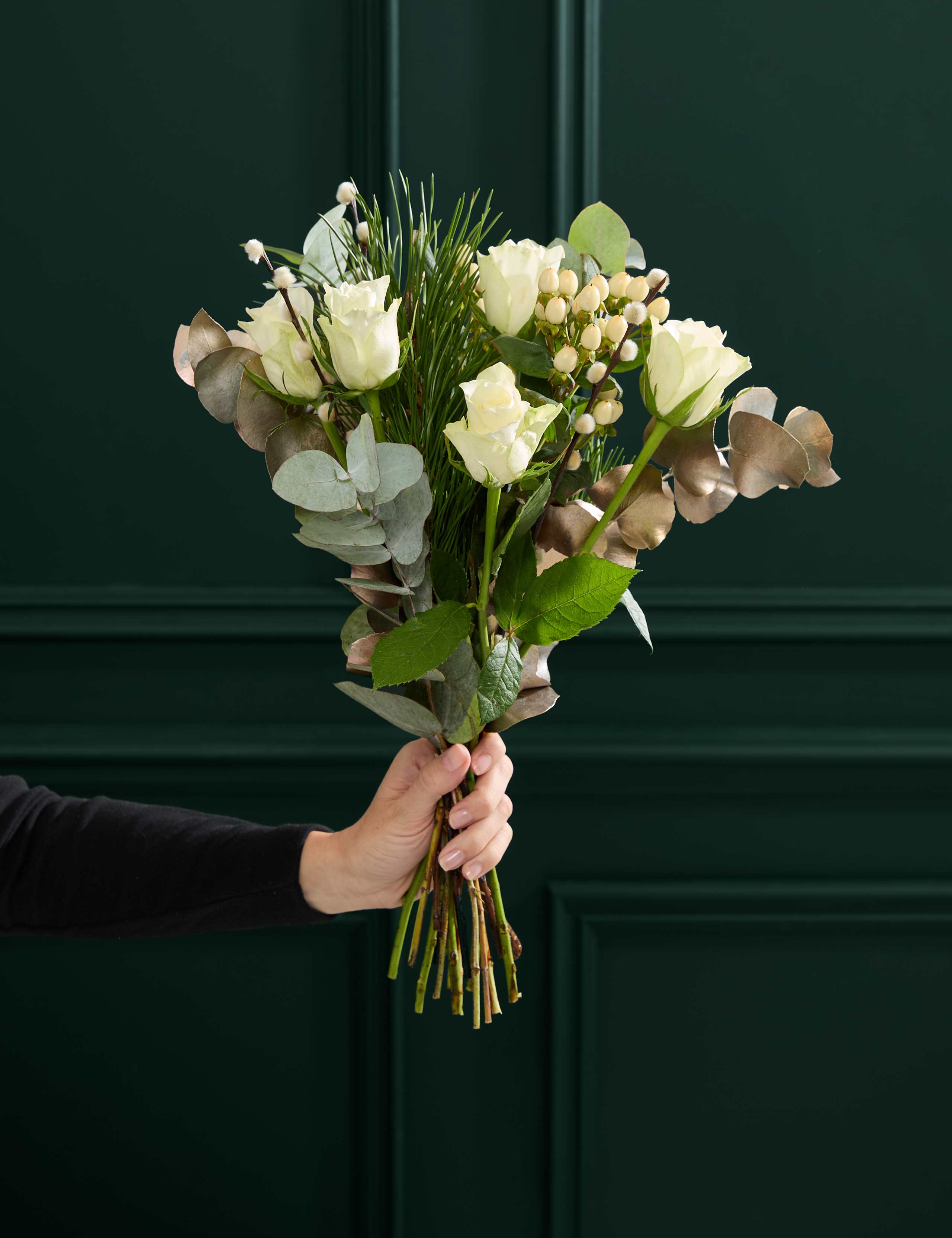 Festive Natural Floral Tablescape 5 of 5