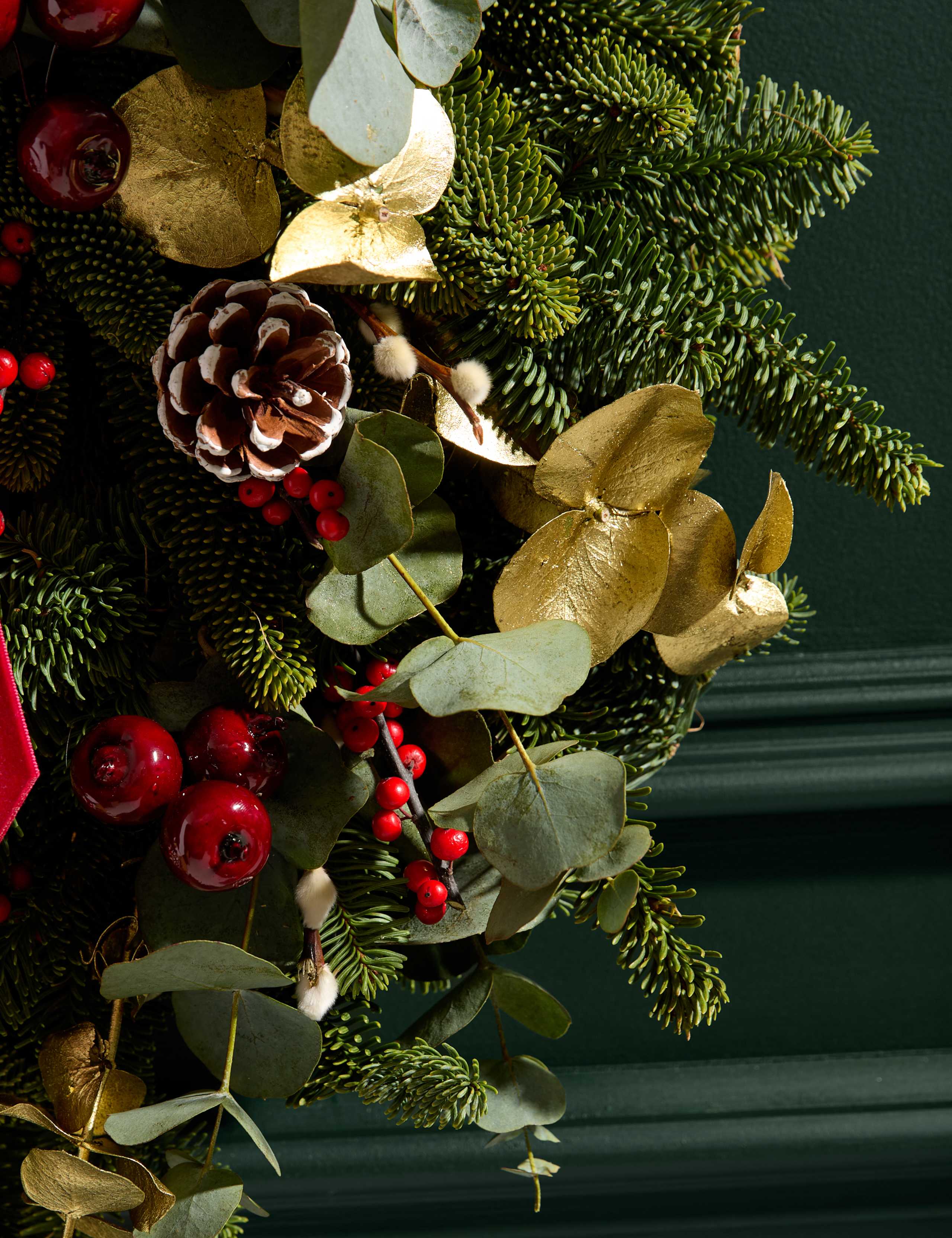 Festive Red Wreath 6 of 7