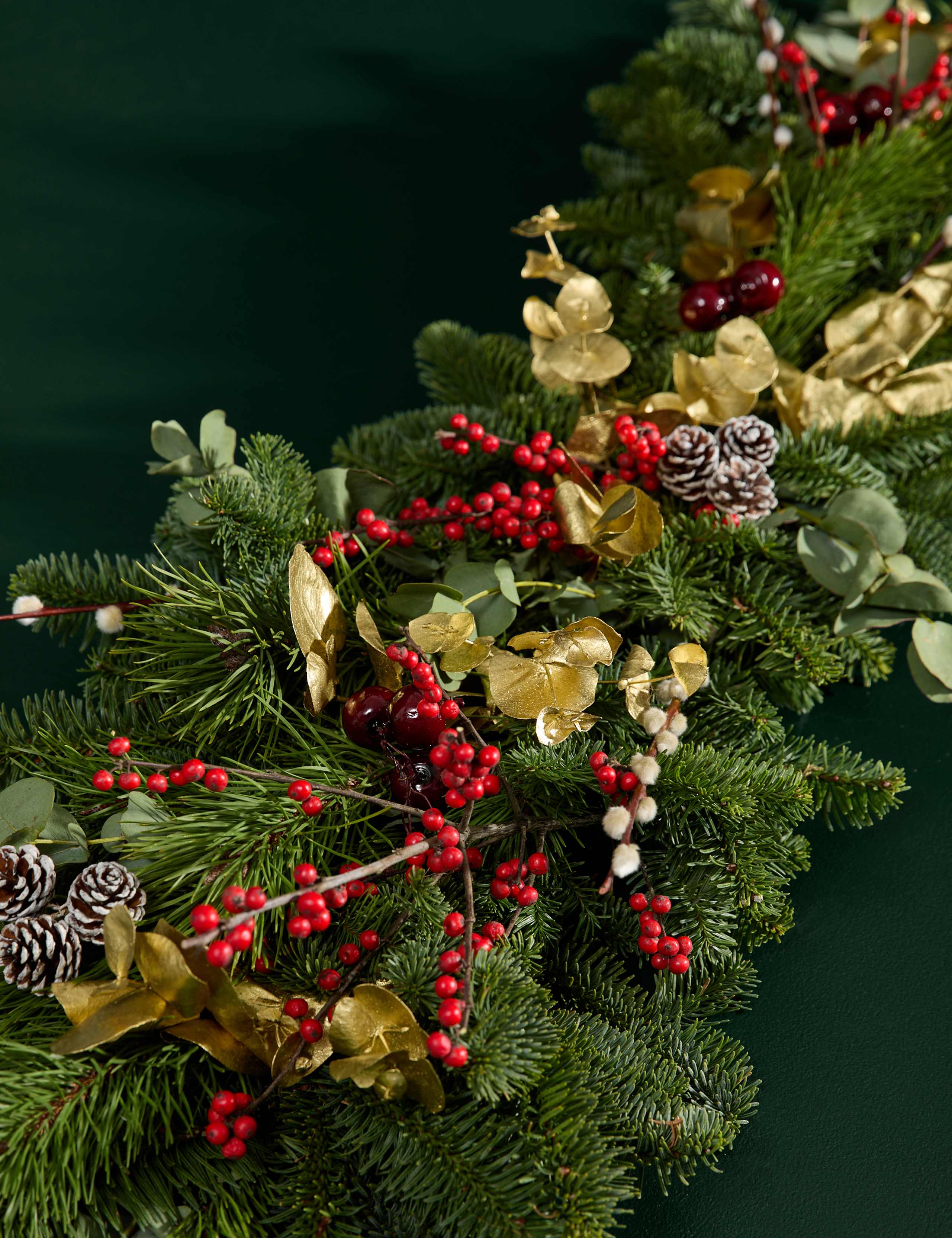 Festive Red Garland 6 of 7