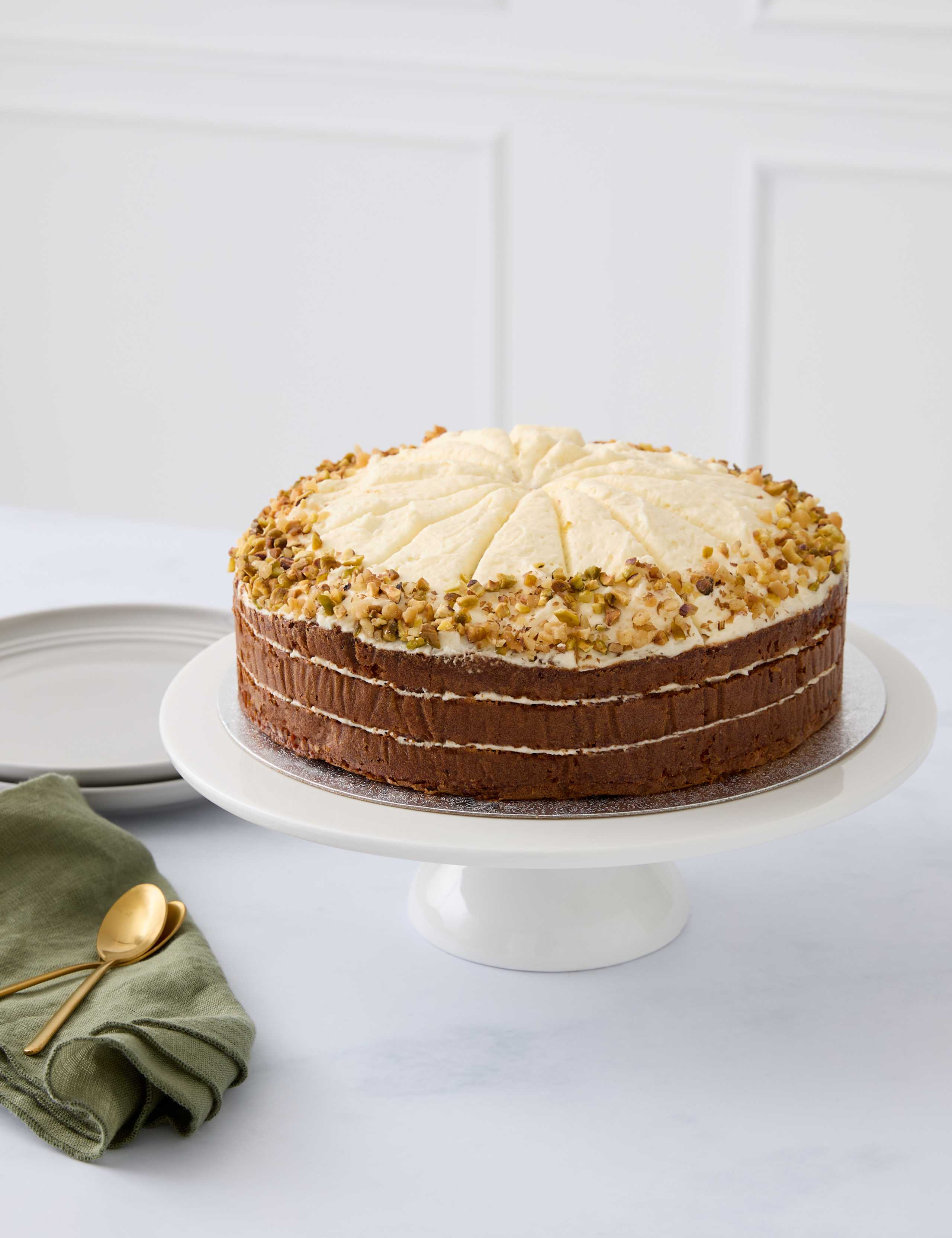 Round Carrot Cake (Serves 14) 1 of 5