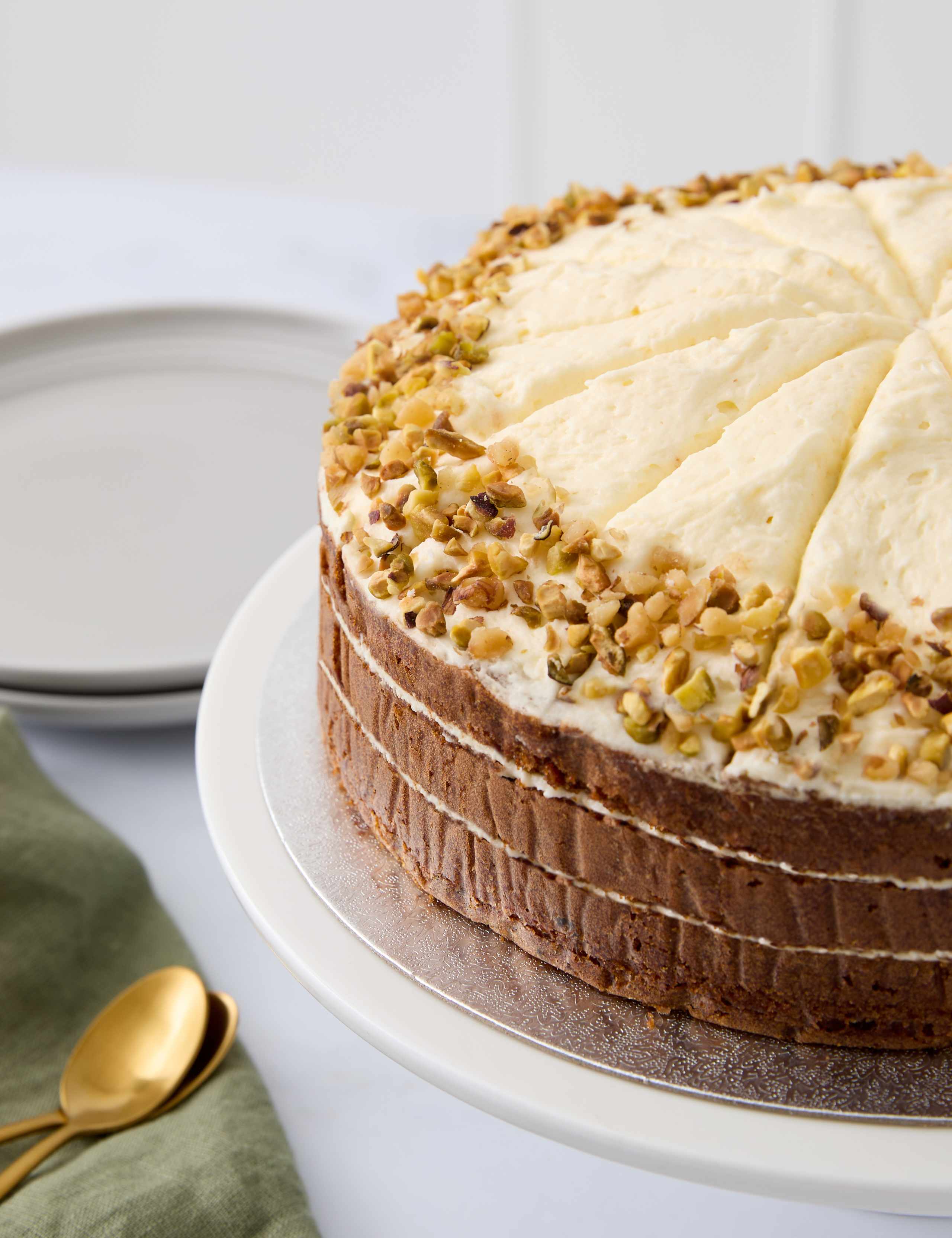 Round Carrot Cake (Serves 14) 2 of 5