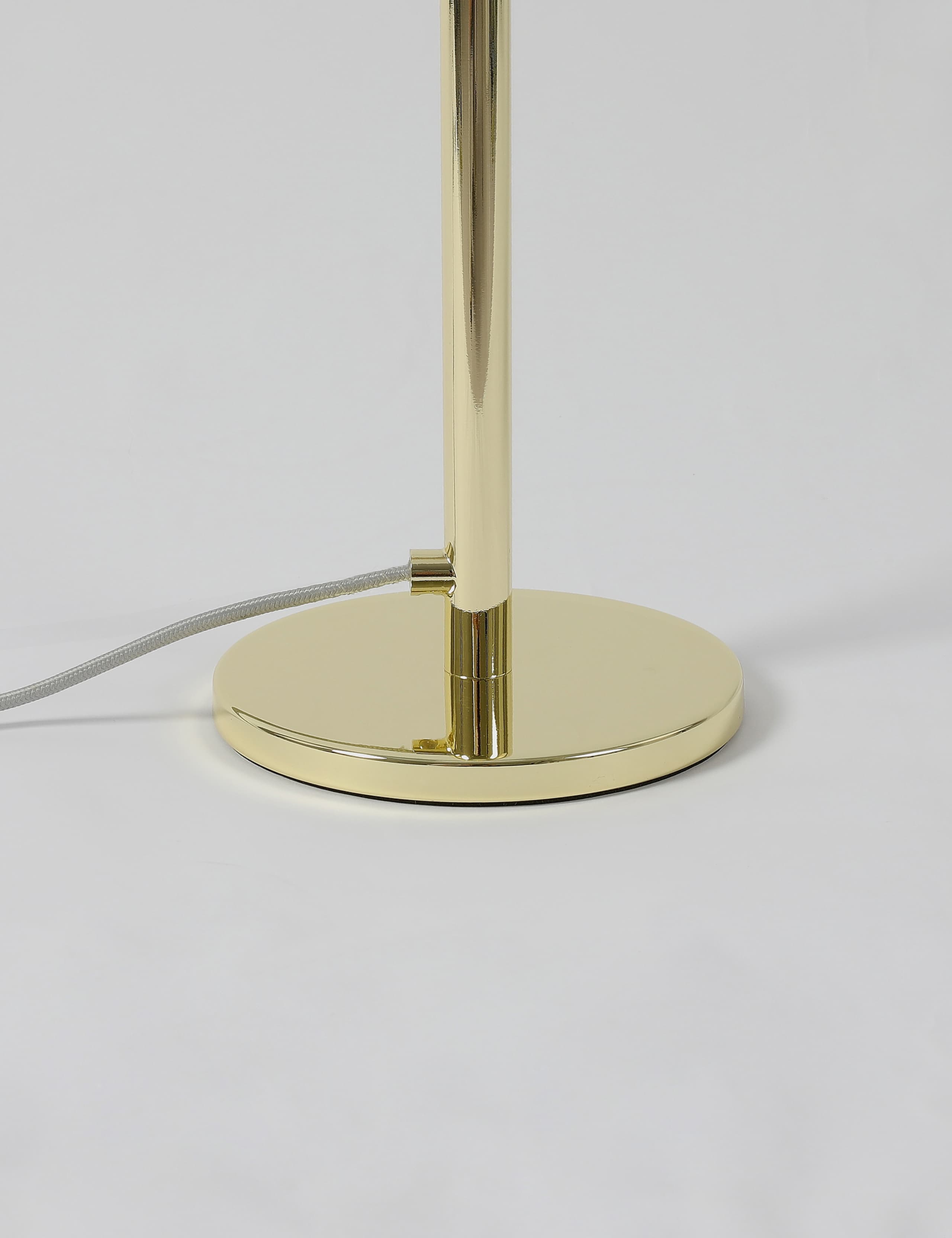 Ribbed Globe Table Lamp 5 of 7