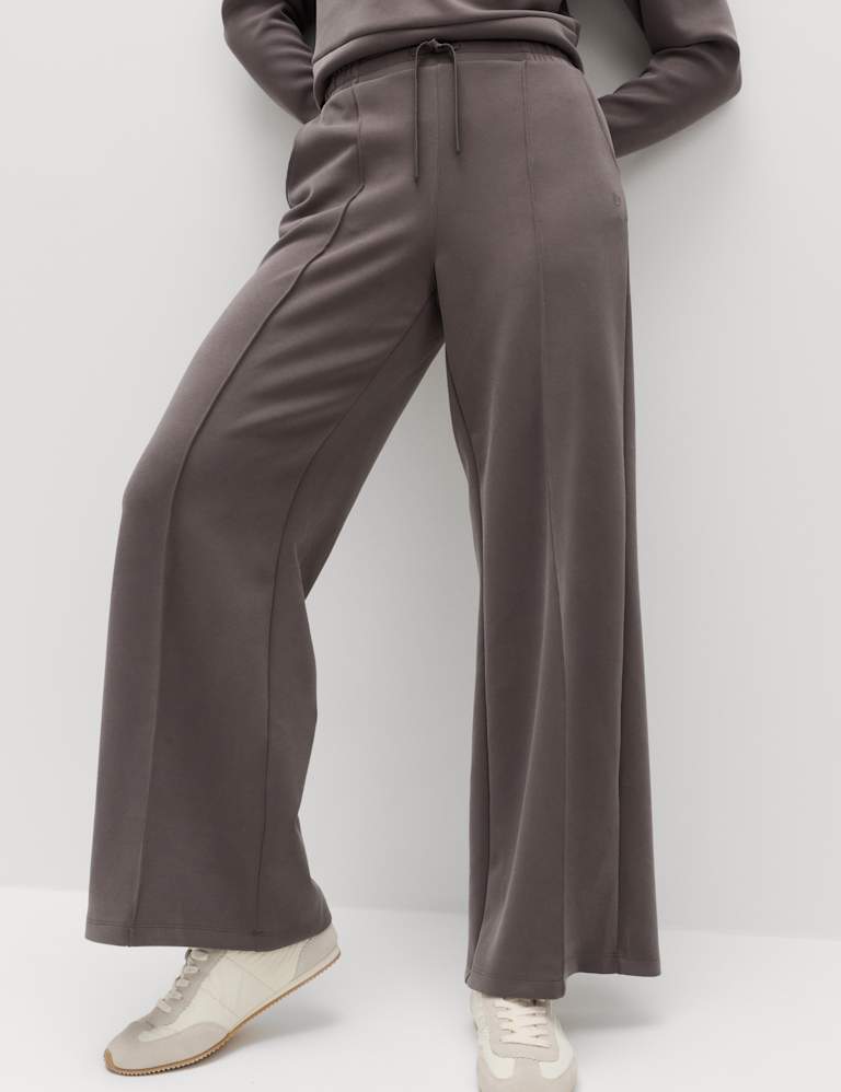 Sweatshirt & Jogger Set 5 of 6