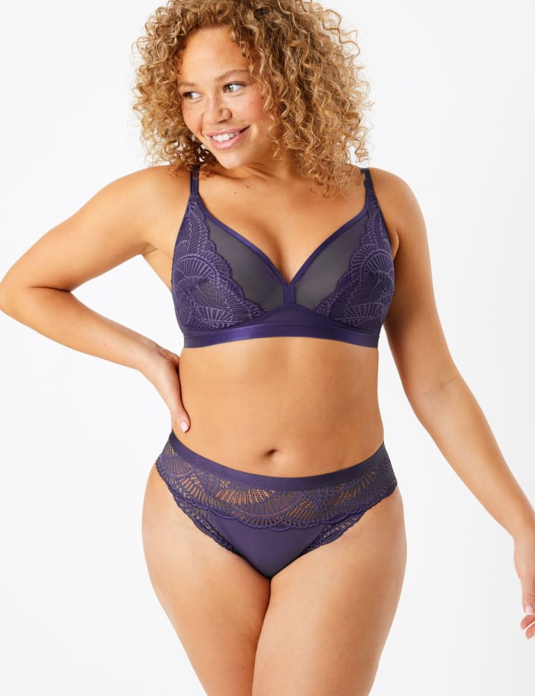 Lace Non-Wired Set with Plunge Bra A-E 1 of 1