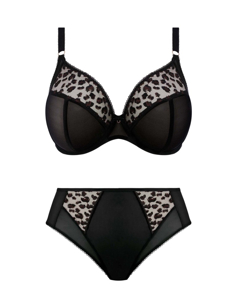 Namrah Embroidered Wired Plunge Bra Set 2 of 6