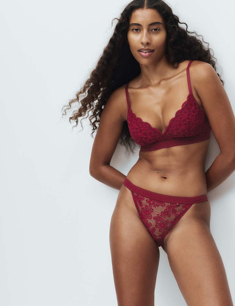 Cleo Lace Non Wired Plunge Bra Set A-E 1 of 6