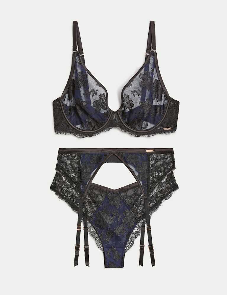 Cosmos Embroidery Wired Plunge Bra Set 2 of 7