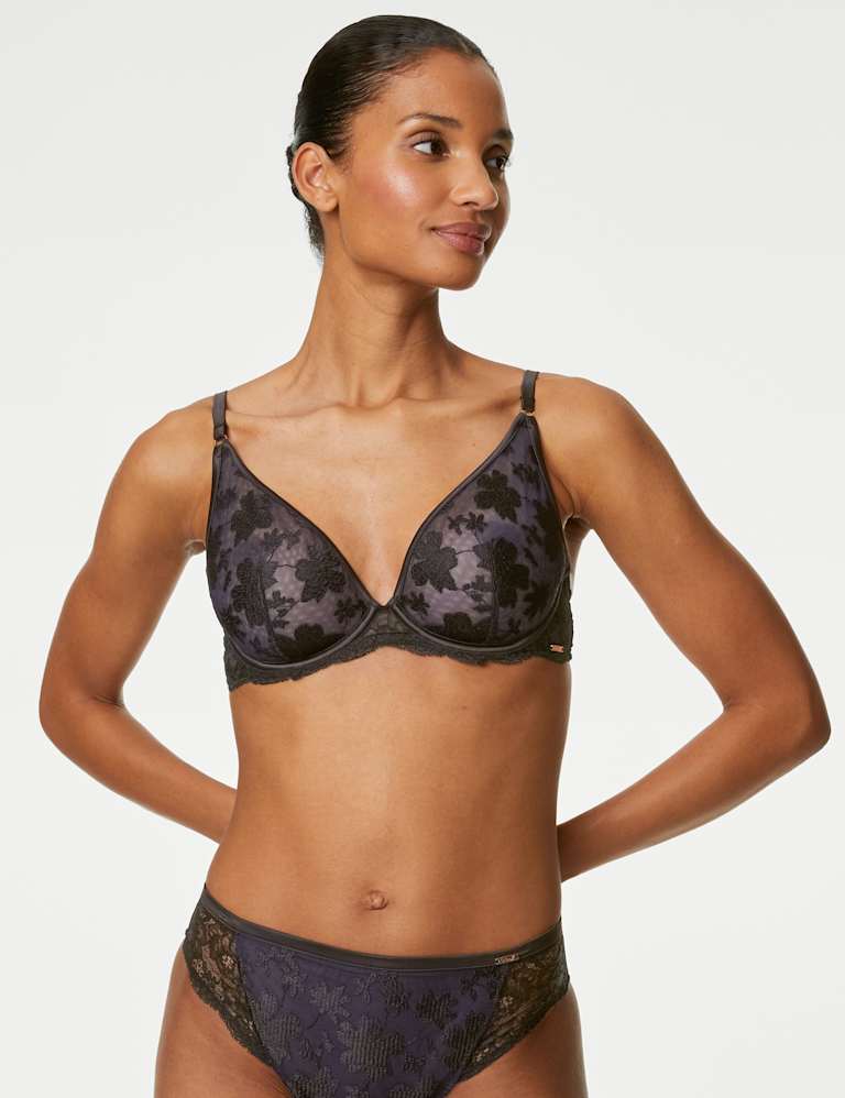 Cosmos Embroidery Wired Plunge Bra Set 3 of 7