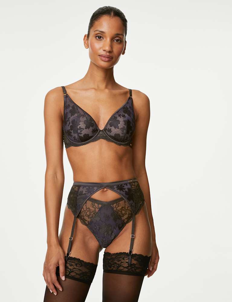 Cosmos Embroidery Wired Plunge Bra Set 7 of 7