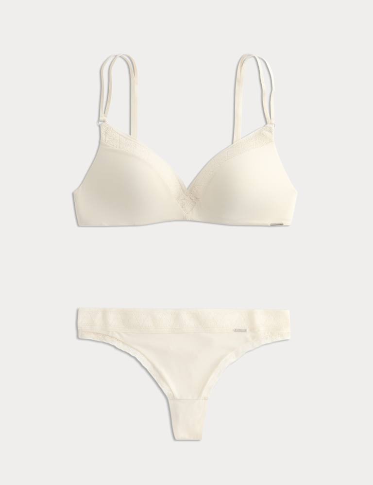 Boston Non Wired Plunge Bra Set A-E 2 of 6