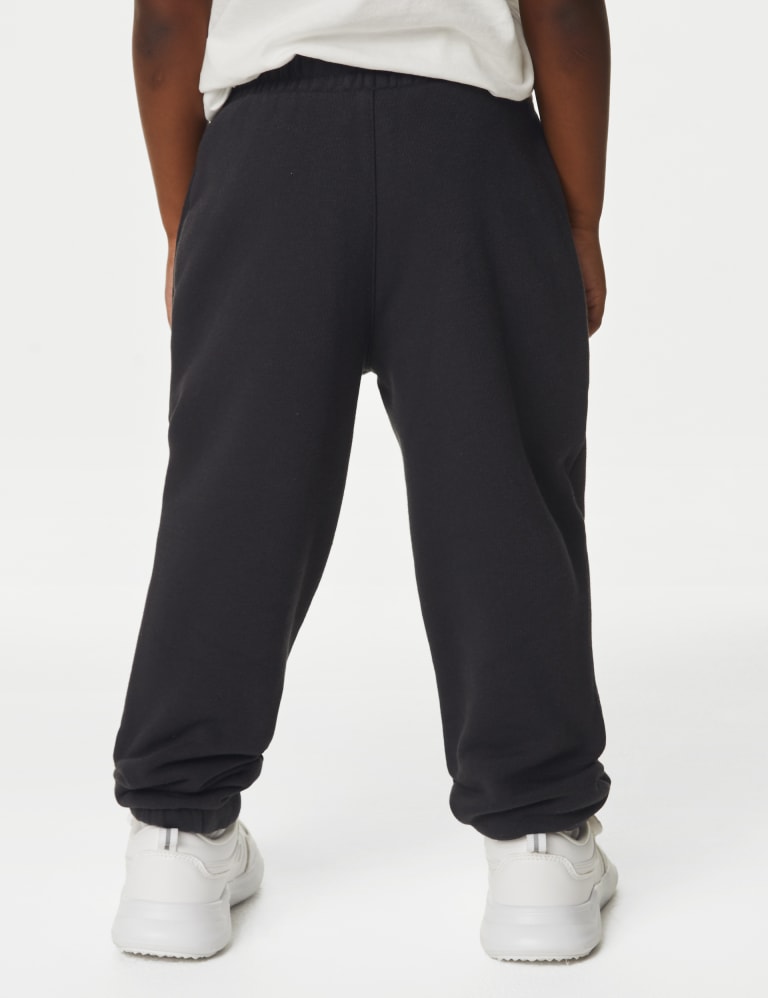 Hoodie & Jogger Outfit 5 of 7