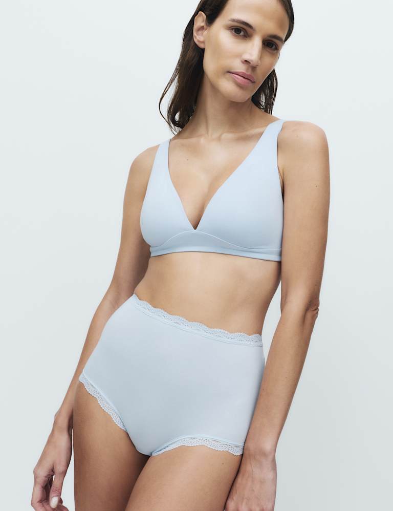 3 Pack Cotton Rich Non Wired Full Cup Bras Set A-E 1 of 6