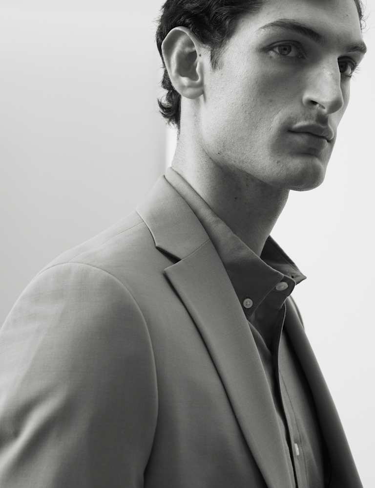 Tailored Fit Performance Suit 4 of 6