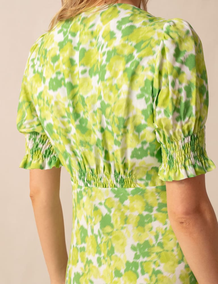 Floral V-Neck Midi Shirred Tea Dress | RO&ZO | M&S
