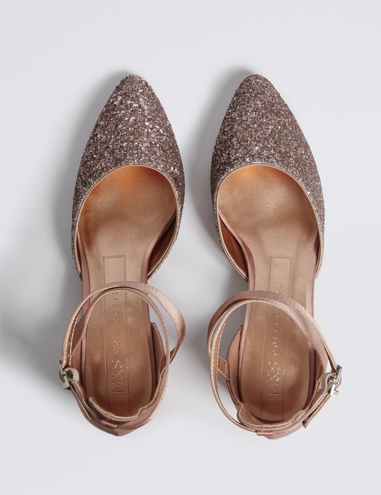 Closed almond toe hotsell