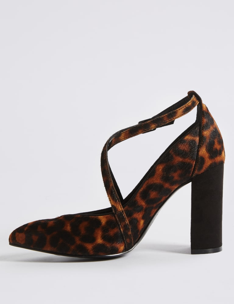 Cross strap court shoes top