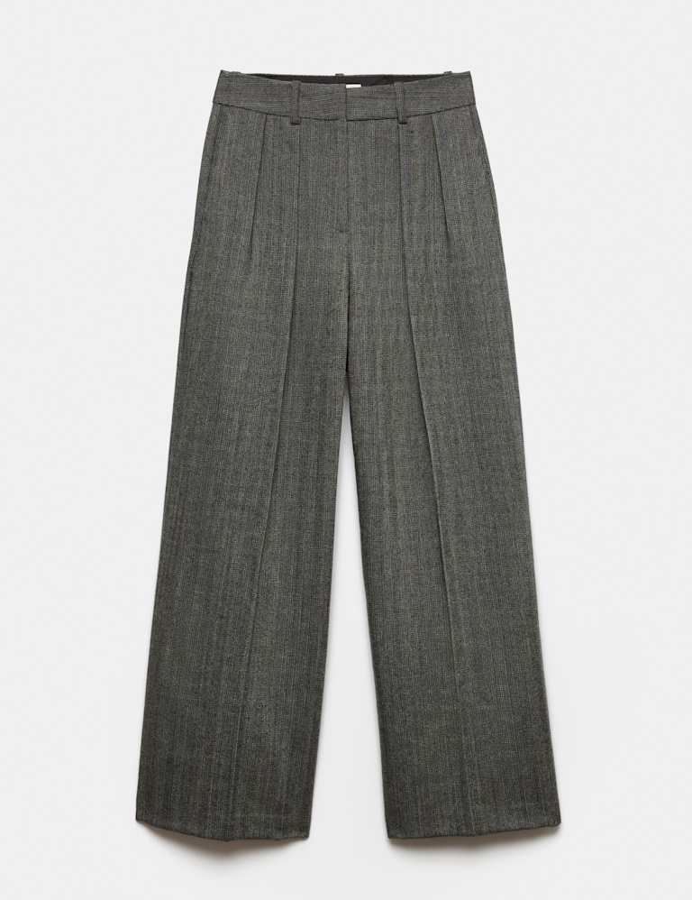 Shop this outfit 2 of 6