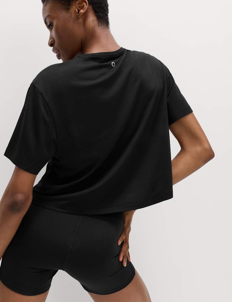 Essential T-Shirt & Leggings Set 4 of 6