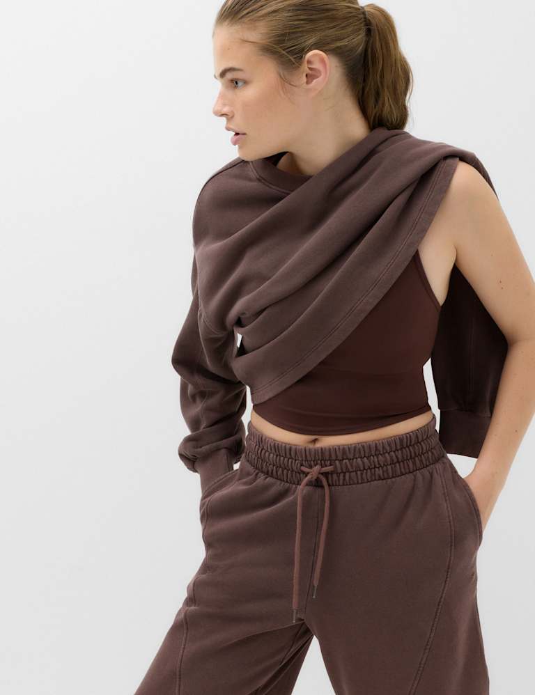 Sweatshirt & Joggers Set 4 of 6