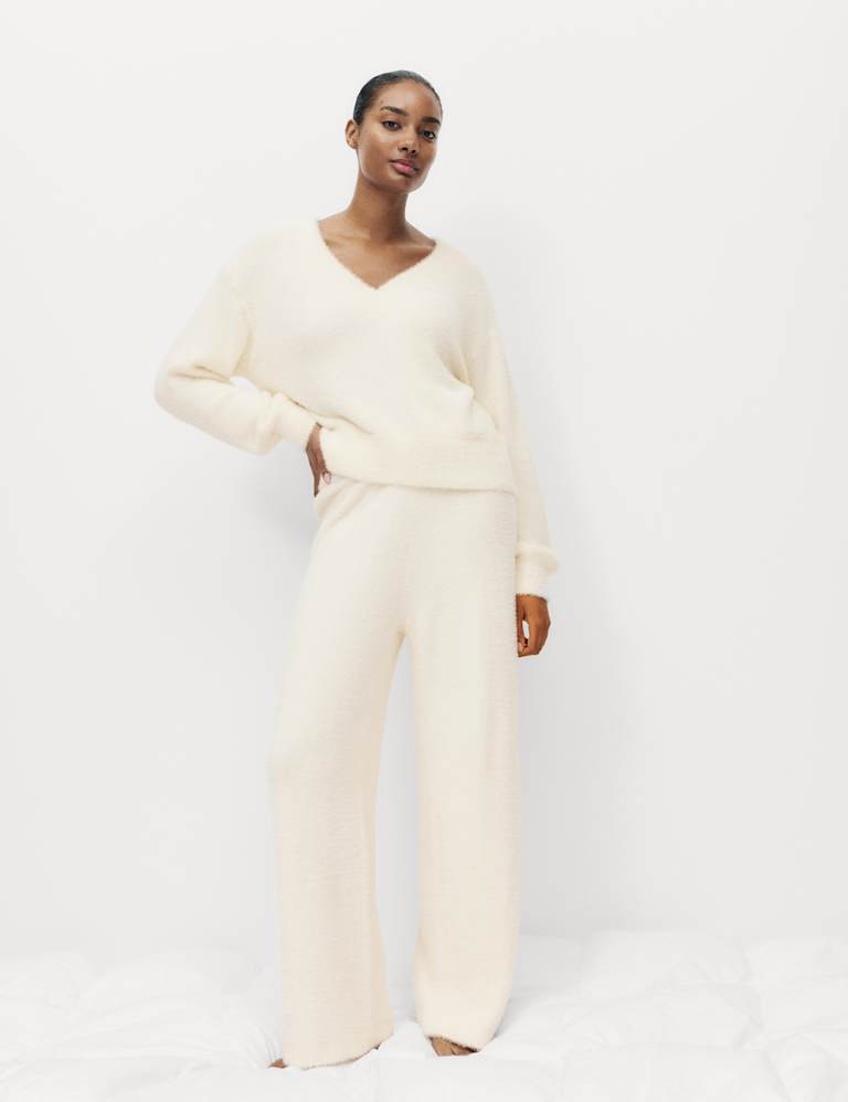 Feather Knit V-Neck Pyjama Set 4 of 6