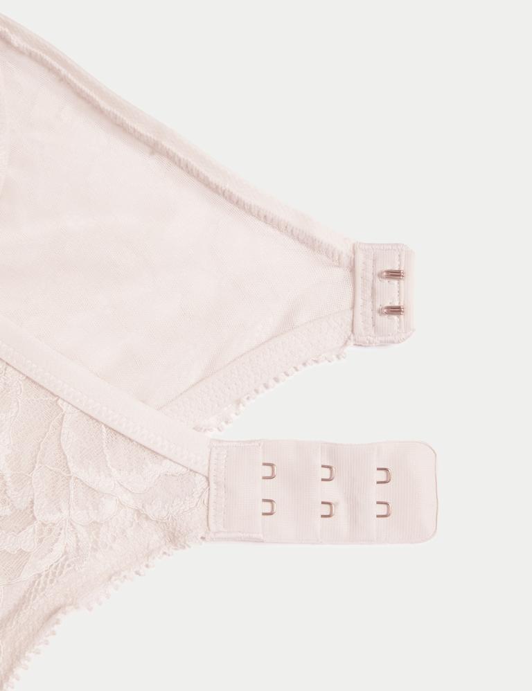 Smoothing Non Wired Plunge Bra Set 6 of 6