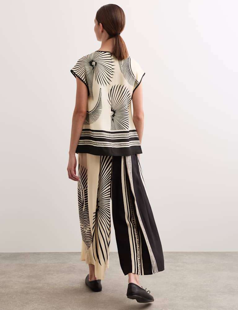 Printed Collarless Top & Trouser Set 4 of 6