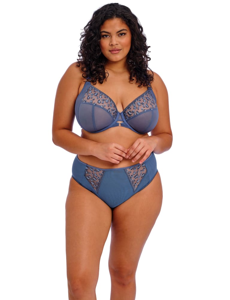 Namrah Embroidered Wired Plunge Bra 3 of 5