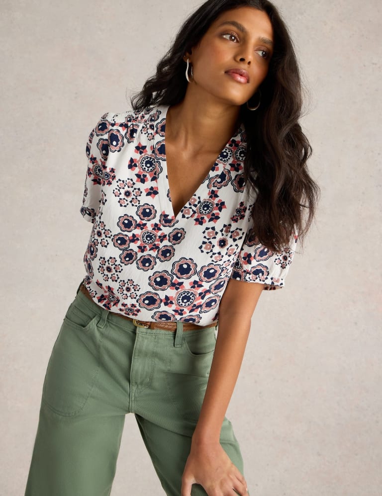 Textured Floral V-Neck Blouse 3 of 6