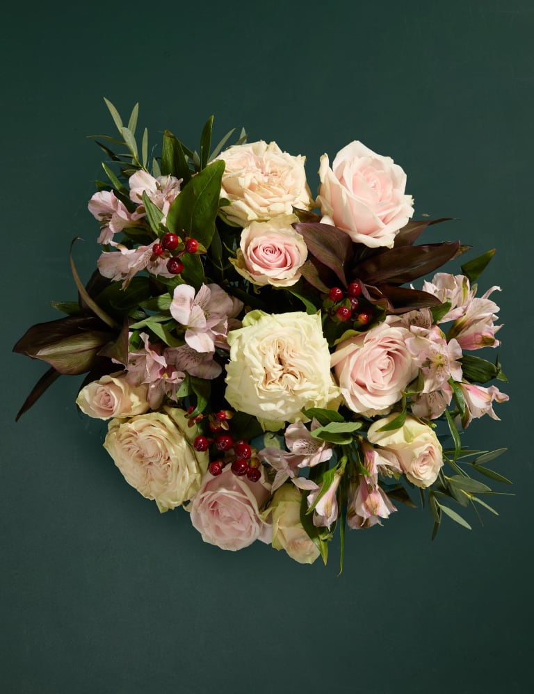 Vintage Rose Hypericum Eucalyptus Bouquet M S
